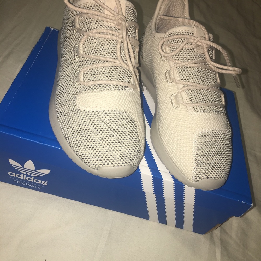 Adidas - Picture 3 of 4
